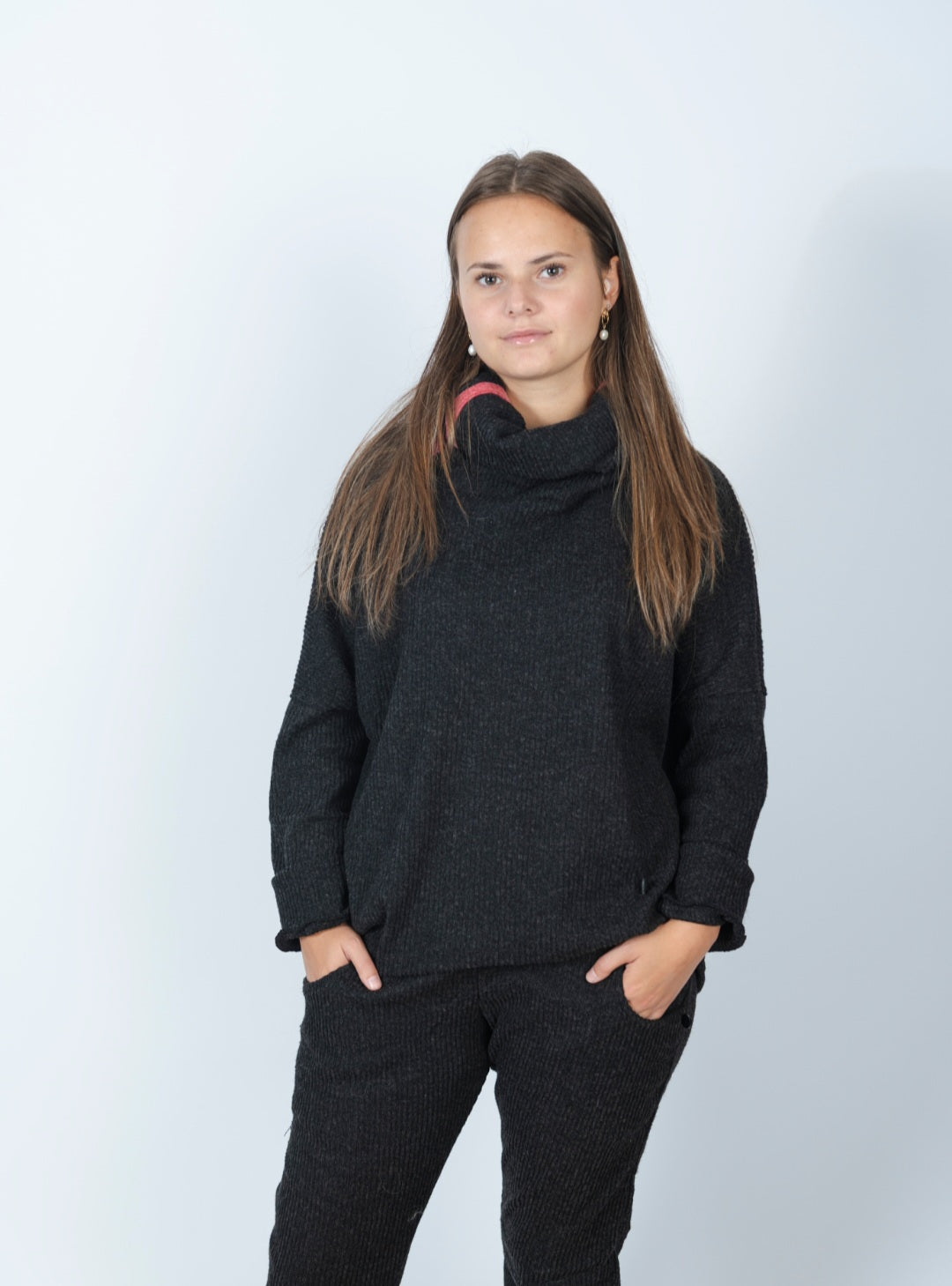 High-neck Pullover A