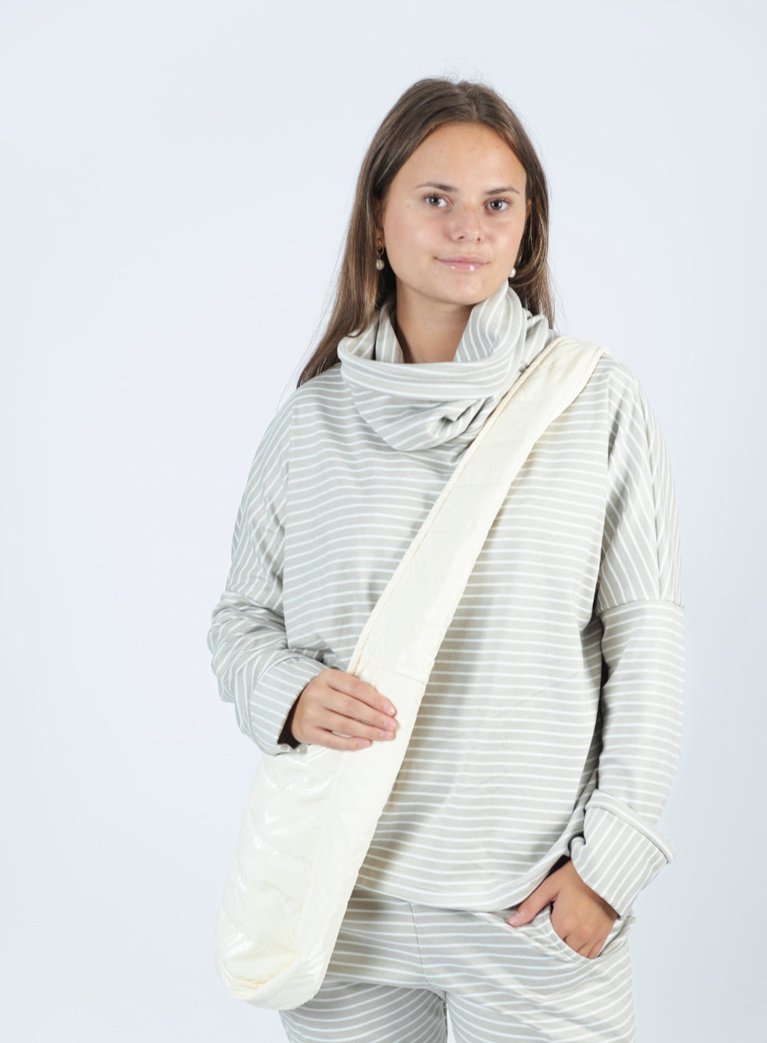 High-neck Pullover C