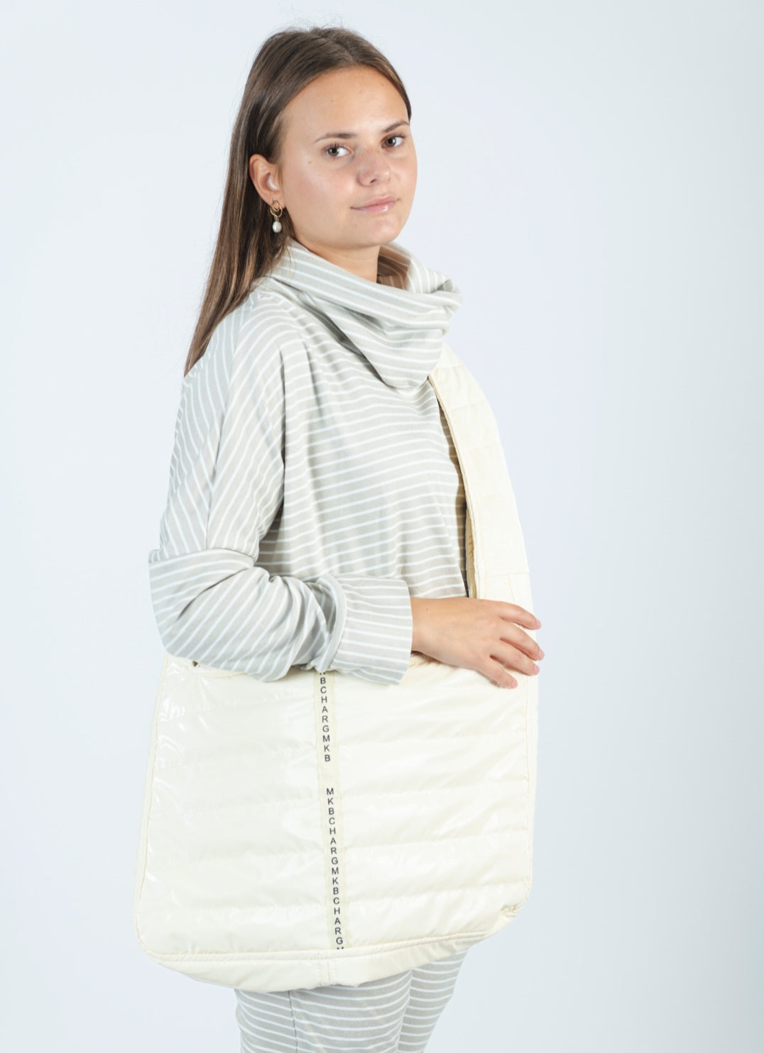 High-neck Pullover C